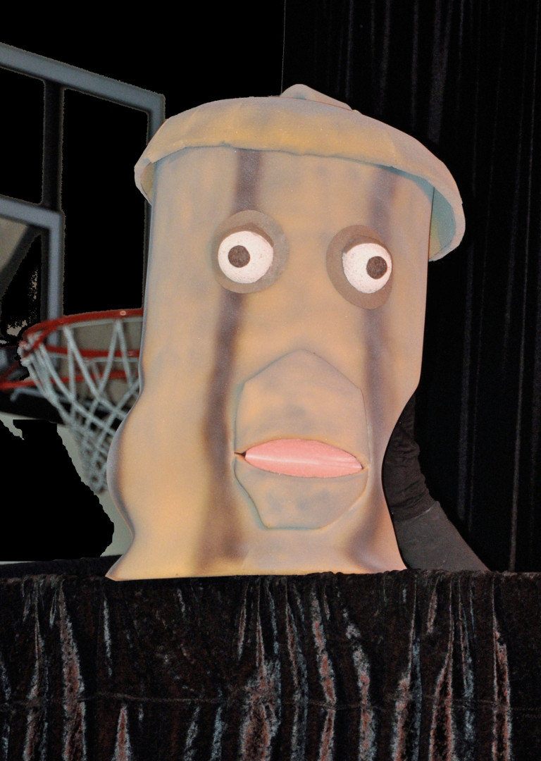 The trashcan puppet